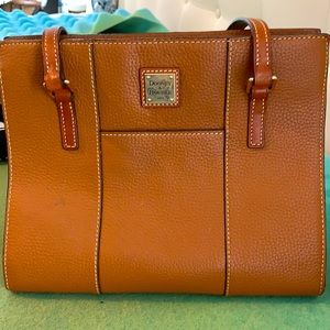 Dooney & Bourke Janine - cognac